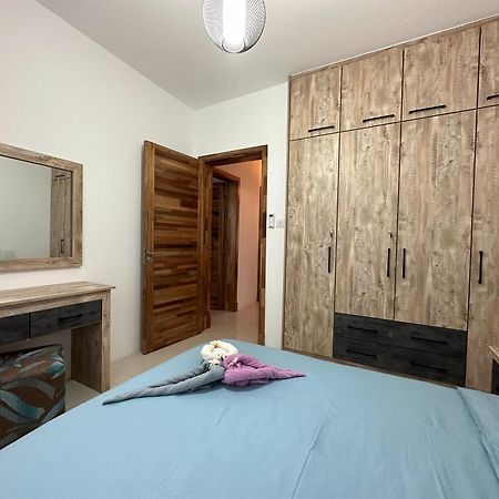 Seasand-Entire Luxury 3 Bd Condo - Close To Beach Flic-en-Flacq Exteriör bild