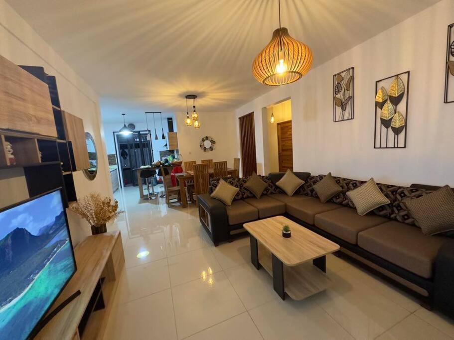 Seasand-Entire Luxury 3 Bd Condo - Close To Beach Flic-en-Flacq Exteriör bild