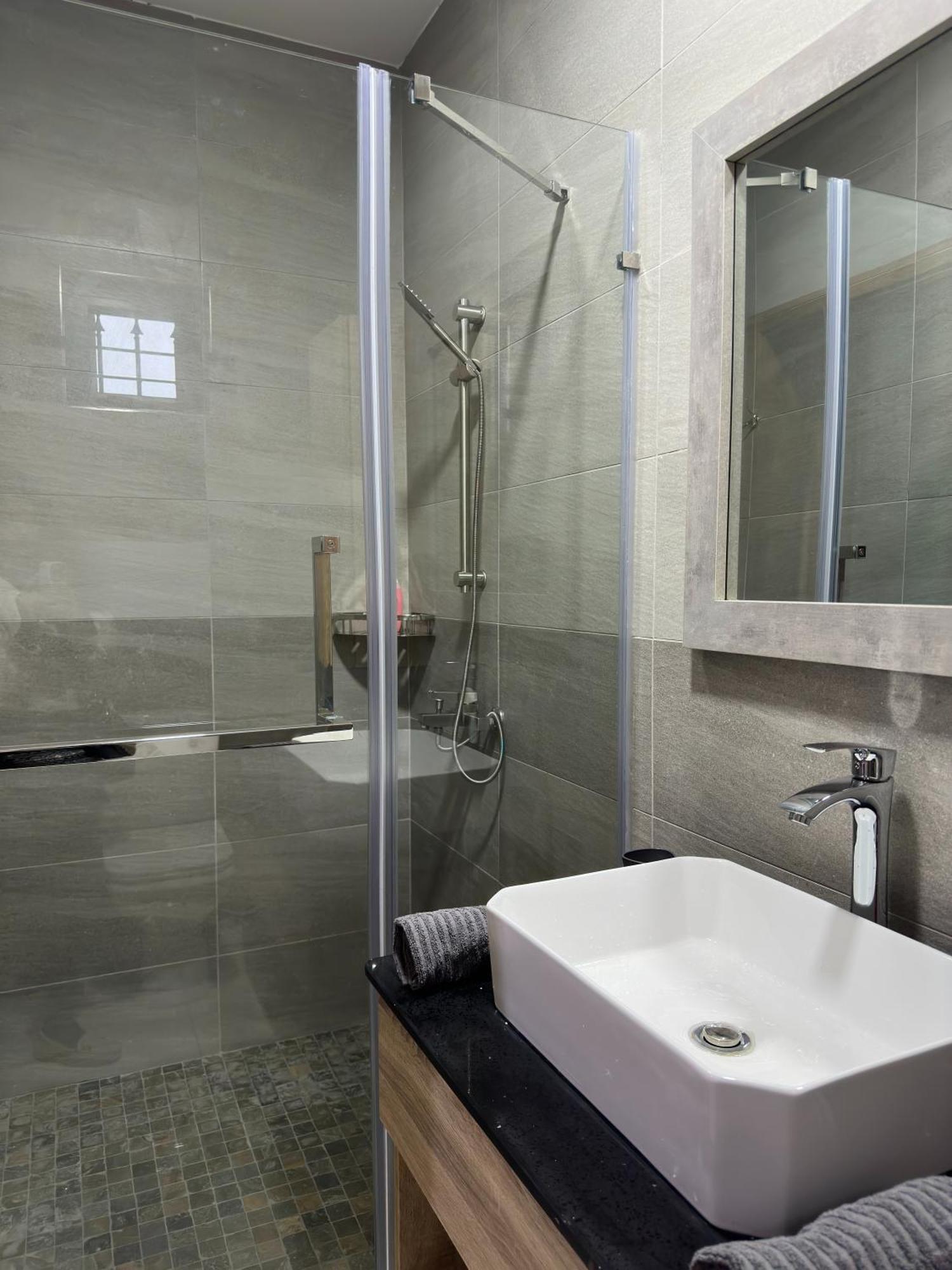 Seasand-Entire Luxury 3 Bd Condo - Close To Beach Flic-en-Flacq Exteriör bild